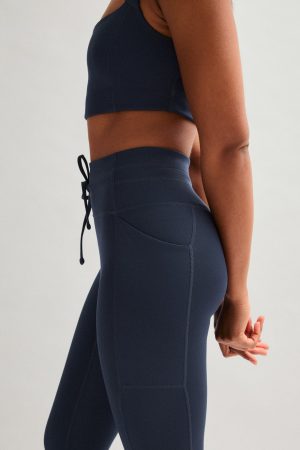 Skyline Compressive Drawstring Pocket Legging